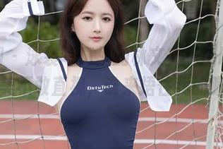 秀人网 – 泳装写真里的林文文yooki，画面太美不敢直视，谁来捂住我的眼睛？