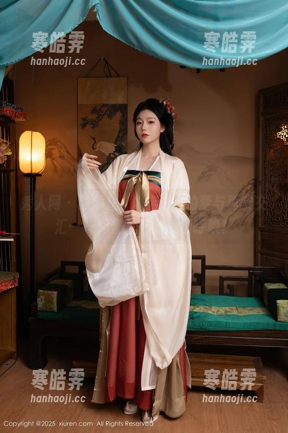 秀人网-林若凡F 秀人网 - 泳池里,林若凡F的梦与真实交汇——无圣光中的美图呼唤!