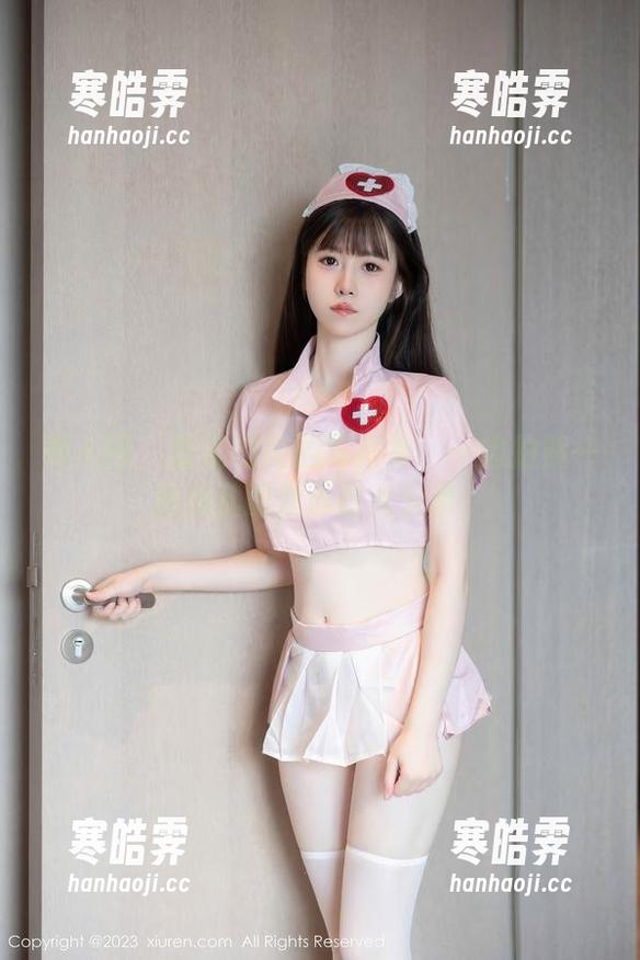 秀人网-甜妮 秀人网 - 甜妮的校园写真集:一边拍照一边捣乱的欢乐时光分享!