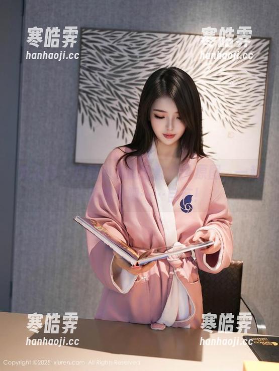 秀人网-白露小猪 秀人网 - 白露小猪的全部户外原图,一起感受那种嗯……自在!