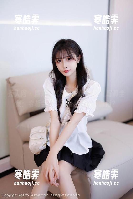 秀人网-糯米NM 秀人网 - 糯米NM条纹职场制服OL写真全集:老板会不会抵制我的这波时尚?