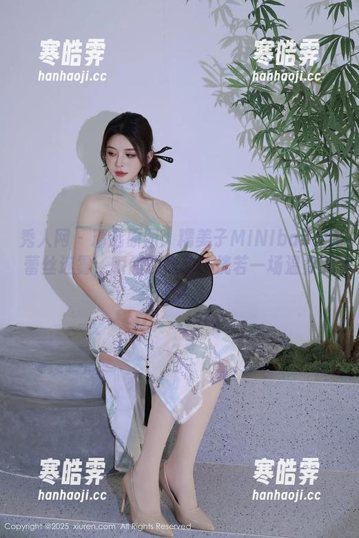 秀人网 - 精选原图：糯美子MINIbabe的蕾丝迷雾，瞬间的悸动，恍若一场温柔的低语。