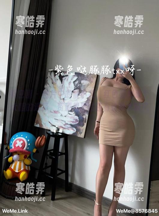 微密圈 - 图片中的童小芯，红色果然是个大胆的选择，资源里居然还有这种大胆风格？