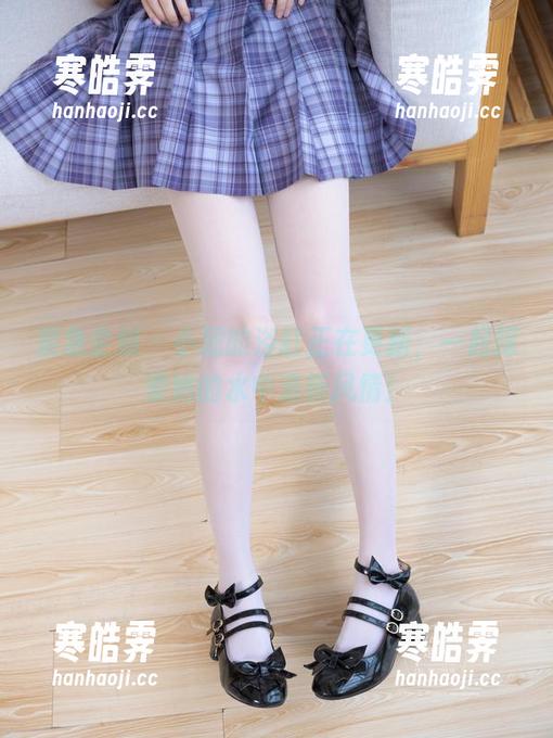 紧急企划 - 小恩的浴缸正在更新，一起探索她的水中清新风情！