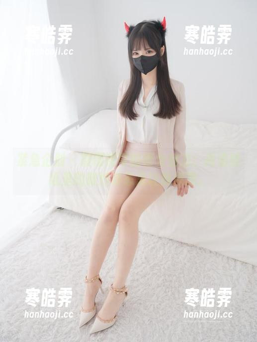 紧急企划 - 樱樱樱可的修女魅力：高清壁纸里的微妙姿态总让我遐想。