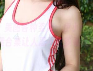 美媛馆 – 美图各种姿势，伊小七MoMo的长腿合集让人忍不住多看几眼！