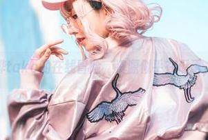 水手服与菌烨tako的在线冒险，资源似乎在低语，等你来听。