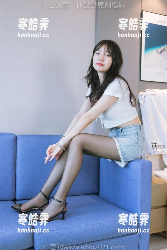 袜啵啵 - 小沫的美腿图片合集：每一张都像在跟你说‘看我啊！’