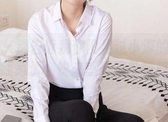 袜啵啵 – 别告诉我你没见过小淳的白色：在线高清，快来感受这份纯粹！