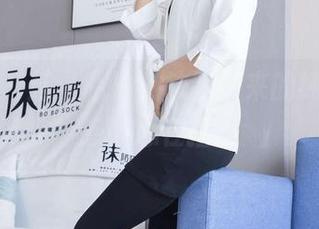 袜啵啵 – 芝士私拍，校服带来的纯粹与诱惑，心在摇摆