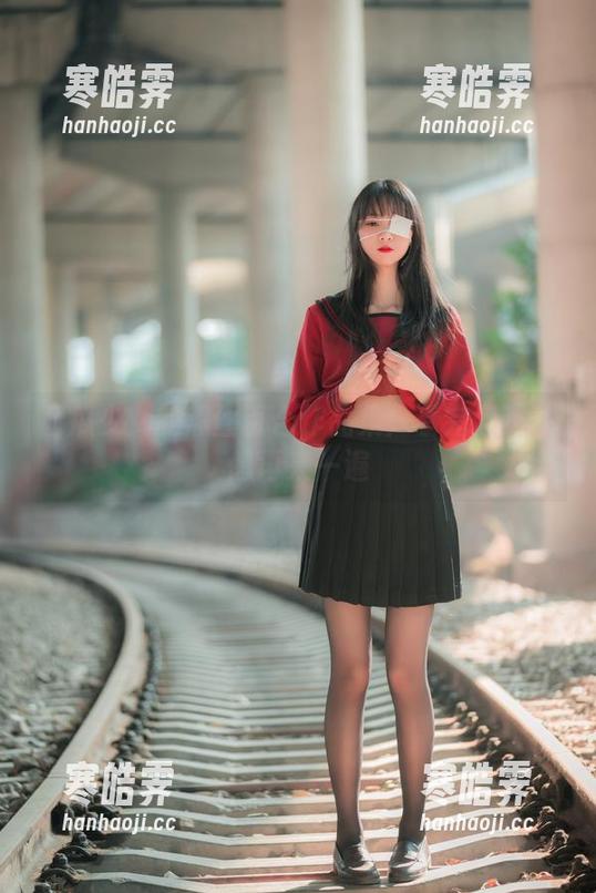 西瓜少女的黑丝百合作品集：看完忍不住想再来一遍