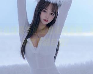 过期米线线喵与浴室的浪漫定制，谁能拒绝这样的自拍？