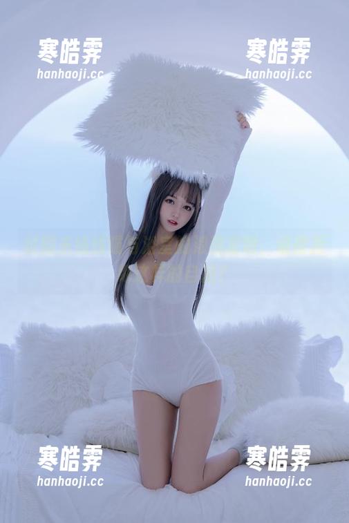 过期米线线喵与浴室的浪漫定制，谁能拒绝这样的自拍？