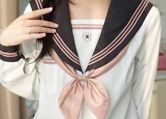 迷之呆梨的浴室小宇宙：套图分享，随性中透出的恣意