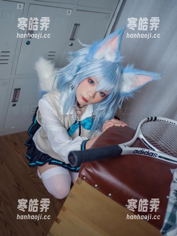 铁打萌萌_moi 柴郡旗袍在铁打萌萌_moi肩上:分享一些你没见过的角度!