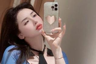微密圈 – 这是阿色的半腿红丝：免费原图给你几分红，想看就来啊，别害羞！