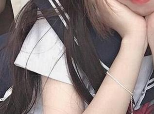 晴天、泳池和雪琪SAMA：高清美图，让你心动的夏天，快去下载！