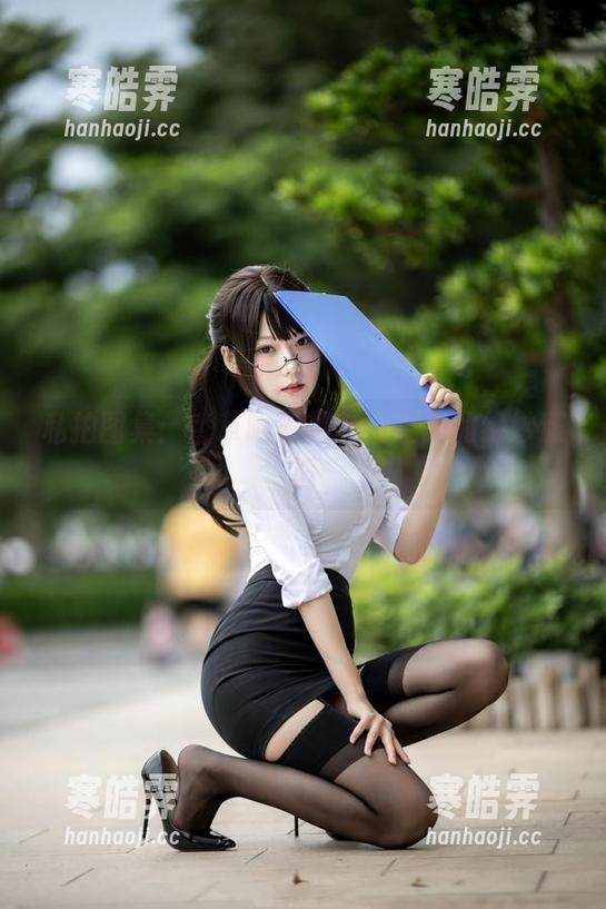 私拍图集：香草喵露露与潘金莲的绝妙邂逅