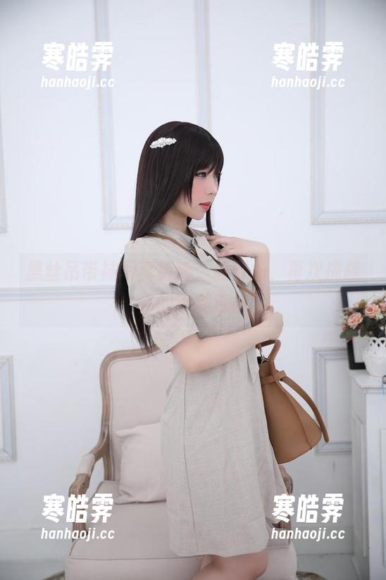 黑丝吊带袜写真更新：鹿野希，再次挑战你的审美底线